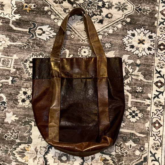 G.H. Bass & Co. Brown Leather Shoulder Bag with Vintage Appeal - Picture 6 of 6